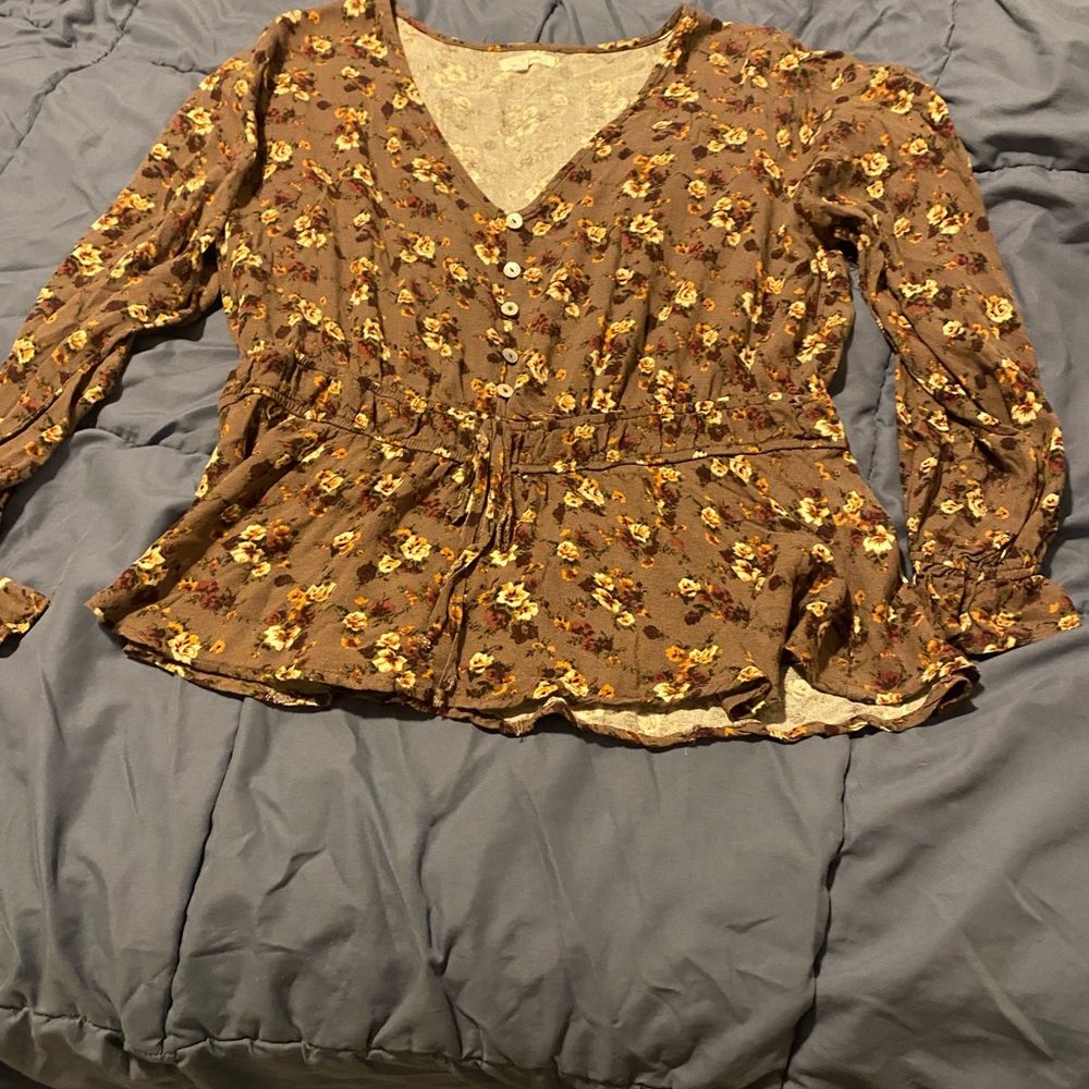Floral Peplum V-Neck Long-Sleeve Top in Brown